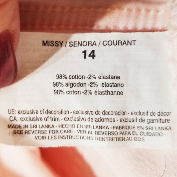 Women's Gloria Vanderbilt Amanda All Around Slimming Pink Denim Capris Size 14 - Picture 6 of 8